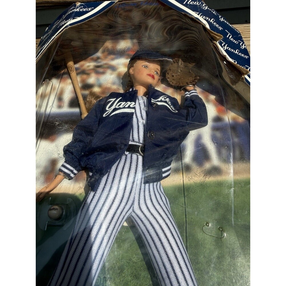 BARBIE New York Yankees Doll 1999 Collector Edition NIB Mattel 23881 New
